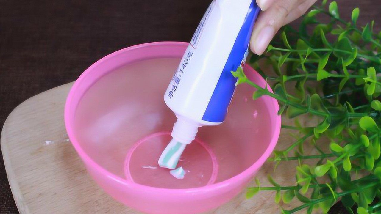 无限极牙膏有祛斑功效_牙膏祛斑的_牙膏洗脸祛斑吗