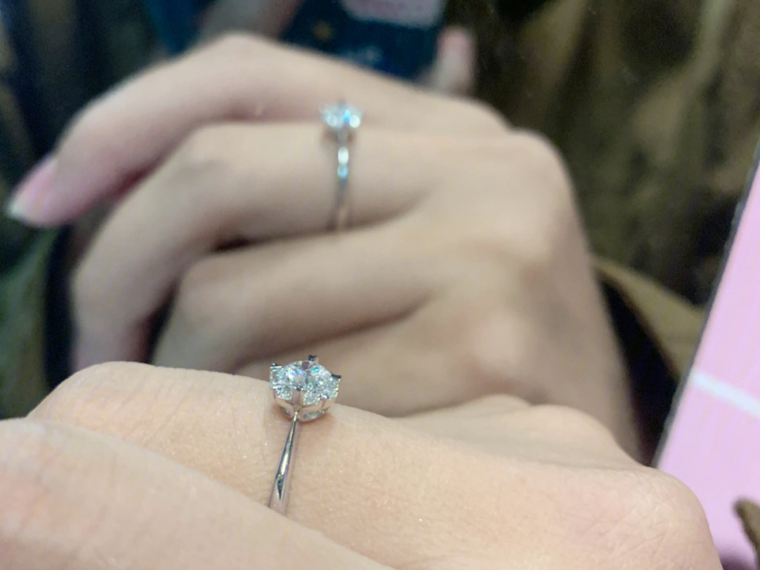 订婚需要戒指么_结婚和订婚用什么戒指_订婚戒指和结婚戒指