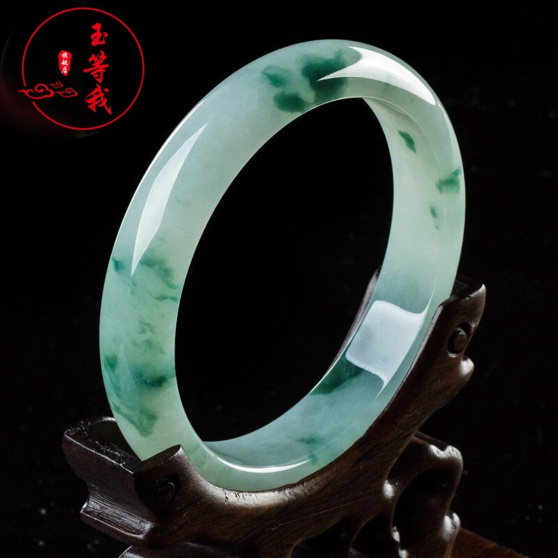 戴翡翠玉镯的好处_玉镯的好处_带玉镯的好处