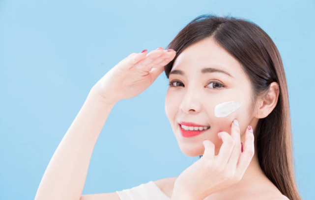 美白补水喝什么_美白补水的好处_美白补水 夏季怎么美白补水 夏季美白补水健康喝水