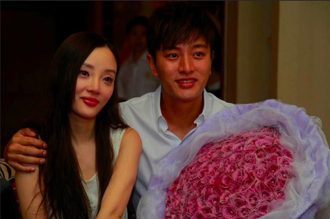 贾乃亮李小璐结婚照_李小璐刚结婚贾乃亮就出去工作_李小璐和贾乃亮照片婚纱