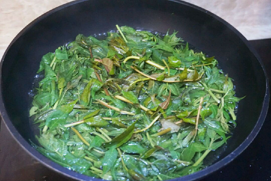 香椿不焯水直接炒有毒吗_焯香椿的水有毒吗_焯香椿的水