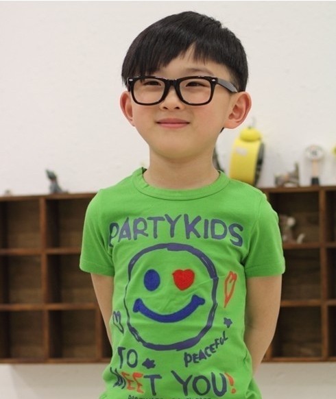男孩发型小男孩_小男孩发型图片_男孩发型图片小型