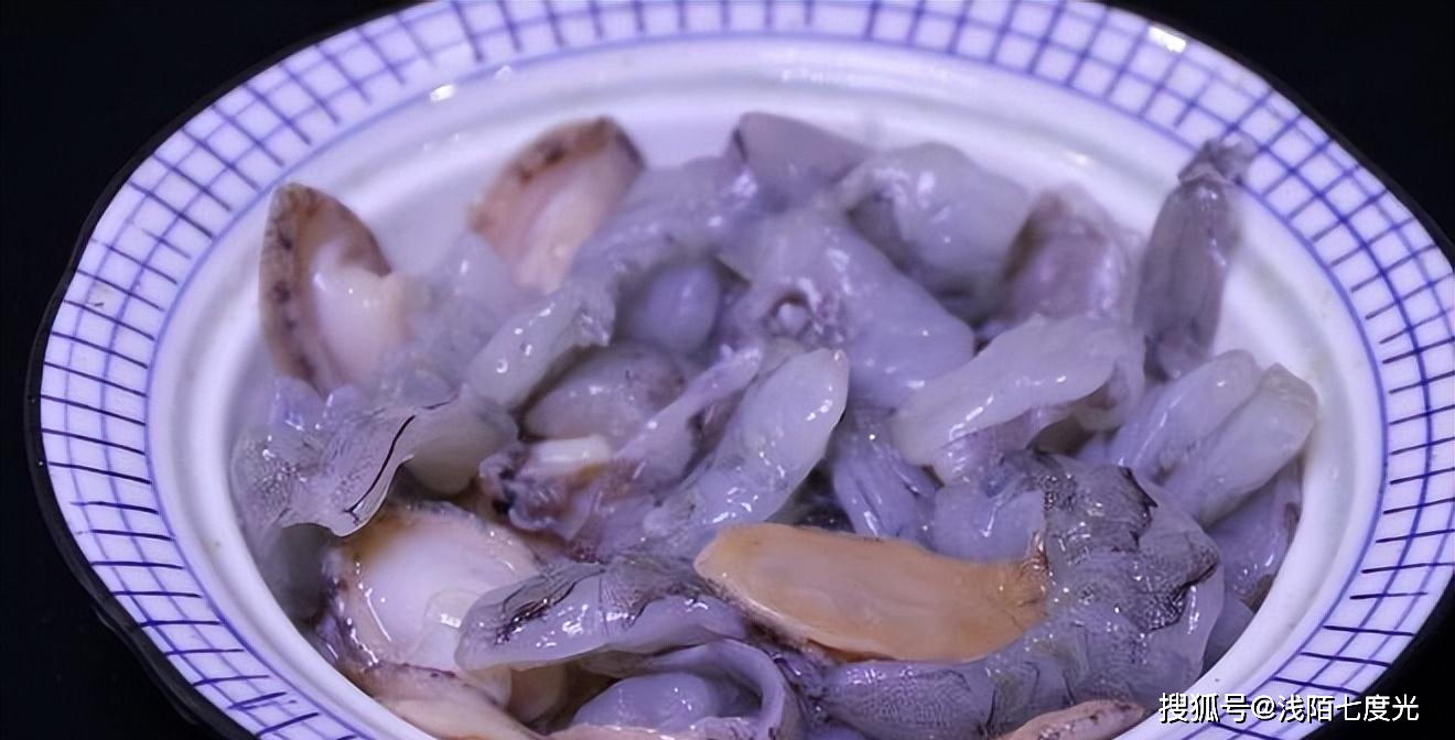 里面有黑点的茭白能吃吗_茭白里面有黑点能吃吗_有黑点点的茭白能吃吗